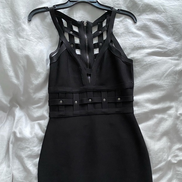 GUESS MINI BLACK BANDAGE DRESS😍😍 - Picture 1 of 4